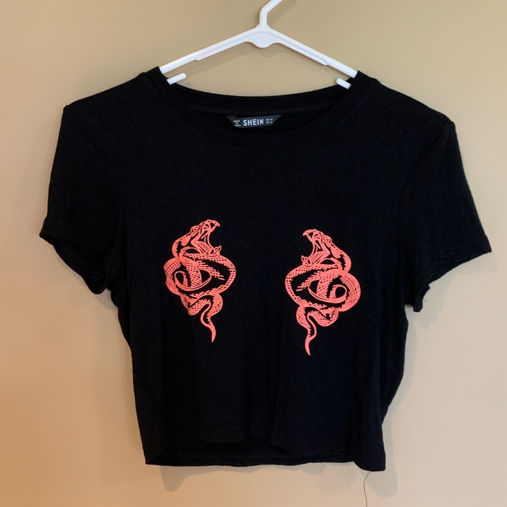 Black Cropped Tee Top with Red Snake Decal